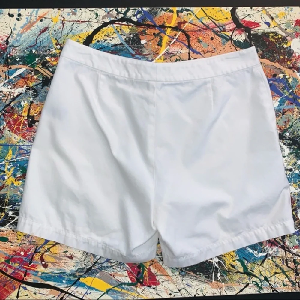 Lauren Ralph Lauren White Women's Casual Shorts with Silver Buckle